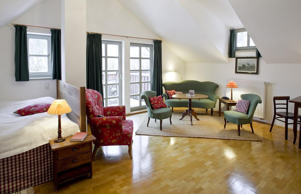 Romantik Hotel Landhaus Baerenmuehle Frankenau Bilik gambar